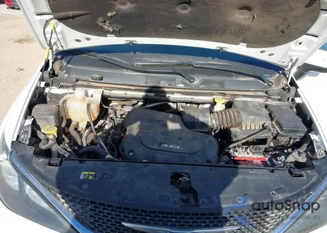 2017 Chrysler Pacifica Lx z USA, uszkodzony, nr VIN 2C4RC1CGXHR524965